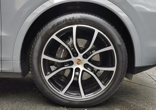 Porsche Cayenne cena 289900 przebieg: 59700, rok produkcji 2018 z Obrzycko małe 781